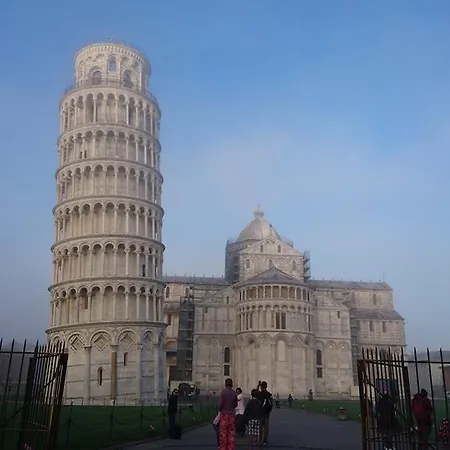 Pisa Lodge B&B Hostel Пиза