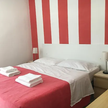 Affittacamere Pisa Lodge B&B Hostel
