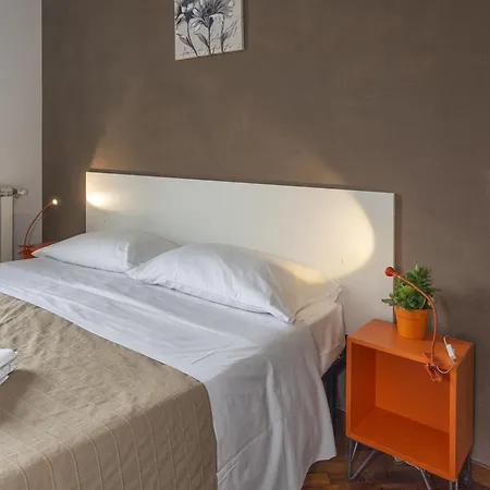 Pisa Lodge B&B Hostel